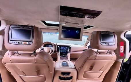 Cadillac Escalade IV, 2016 год, 3 950 000 рублей, 27 фотография