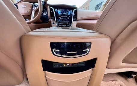 Cadillac Escalade IV, 2016 год, 3 950 000 рублей, 34 фотография