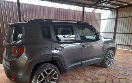 Jeep Renegade I рестайлинг, 2019 год, 2 200 000 рублей, 3 фотография