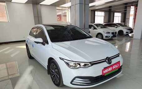 Volkswagen Golf VIII, 2023 год, 2 030 000 рублей, 3 фотография