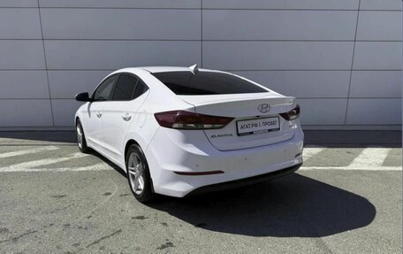 Hyundai Elantra VI рестайлинг, 2018 год, 1 580 000 рублей, 10 фотография