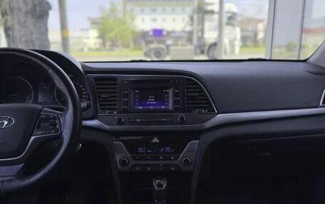 Hyundai Elantra VI рестайлинг, 2018 год, 1 580 000 рублей, 15 фотография