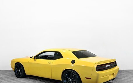 Dodge Challenger III рестайлинг 2, 2013 год, 1 980 000 рублей, 4 фотография
