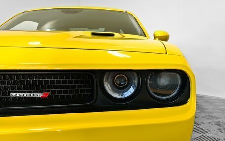 Dodge Challenger III рестайлинг 2, 2013 год, 1 980 000 рублей, 12 фотография