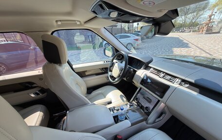 Land Rover Range Rover IV рестайлинг, 2018 год, 6 800 000 рублей, 24 фотография