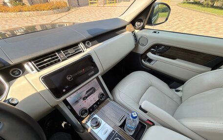 Land Rover Range Rover IV рестайлинг, 2018 год, 6 800 000 рублей, 26 фотография