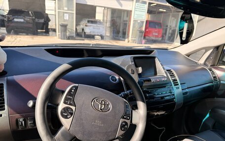 Toyota Prius, 2004 год, 420 000 рублей, 12 фотография