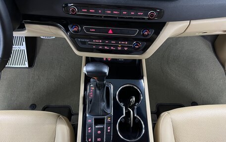 KIA Carnival III, 2019 год, 3 150 000 рублей, 14 фотография