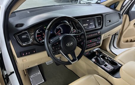 KIA Carnival III, 2019 год, 3 150 000 рублей, 10 фотография
