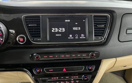 KIA Carnival III, 2019 год, 3 150 000 рублей, 12 фотография