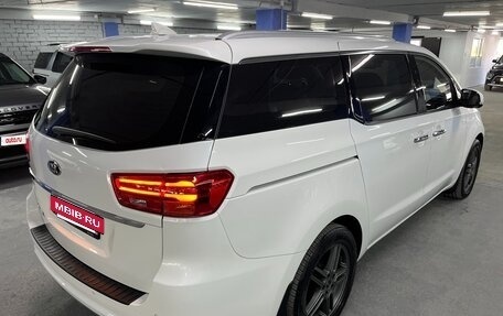 KIA Carnival III, 2019 год, 3 150 000 рублей, 5 фотография