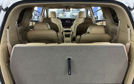 KIA Carnival III, 2019 год, 3 150 000 рублей, 26 фотография