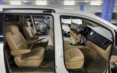 KIA Carnival III, 2019 год, 3 150 000 рублей, 24 фотография
