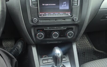 Volkswagen Jetta VI, 2012 год, 950 000 рублей, 12 фотография