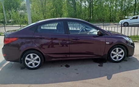 Hyundai Solaris II рестайлинг, 2011 год, 840 000 рублей, 2 фотография