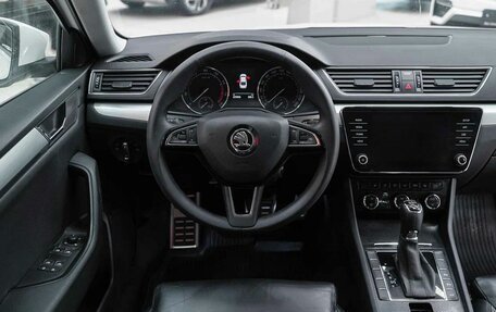 Skoda Superb III рестайлинг, 2018 год, 1 990 000 рублей, 6 фотография