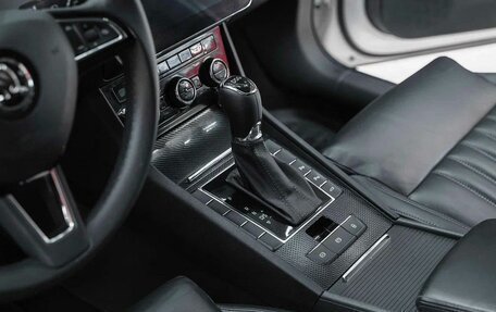 Skoda Superb III рестайлинг, 2018 год, 1 990 000 рублей, 9 фотография