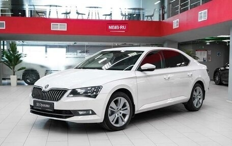 Skoda Superb III рестайлинг, 2018 год, 1 990 000 рублей, 5 фотография