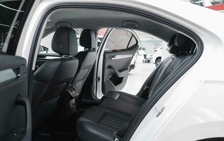 Skoda Superb III рестайлинг, 2018 год, 1 990 000 рублей, 14 фотография