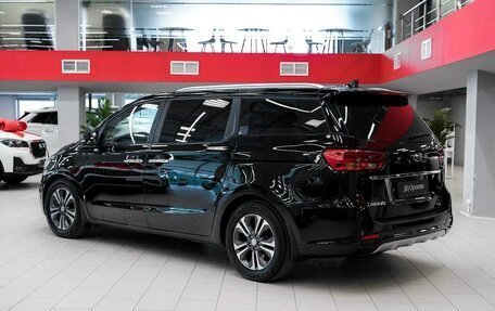 KIA Carnival III, 2019 год, 2 490 000 рублей, 2 фотография