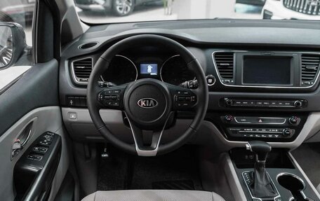 KIA Carnival III, 2019 год, 2 490 000 рублей, 8 фотография
