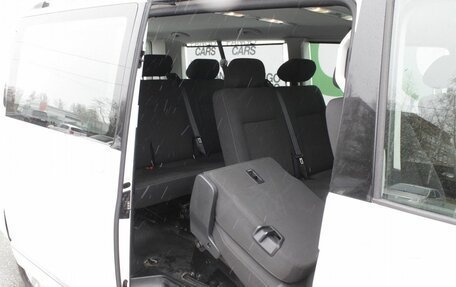Volkswagen Caravelle T6 рестайлинг, 2017 год, 3 285 000 рублей, 14 фотография