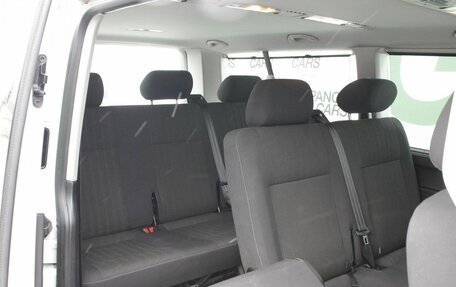 Volkswagen Caravelle T6 рестайлинг, 2017 год, 3 285 000 рублей, 13 фотография