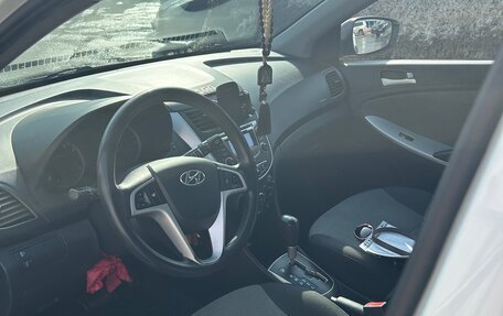 Hyundai Solaris II рестайлинг, 2012 год, 800 000 рублей, 6 фотография