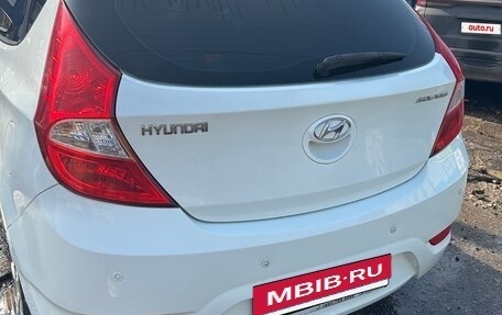 Hyundai Solaris II рестайлинг, 2012 год, 800 000 рублей, 5 фотография
