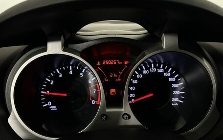 Nissan Juke II, 2015 год, 920 000 рублей, 11 фотография