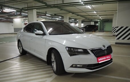 Skoda Superb III рестайлинг, 2015 год, 1 900 000 рублей, 5 фотография