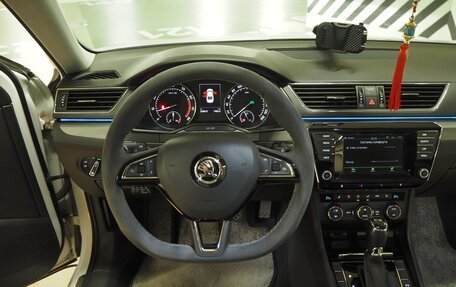 Skoda Superb III рестайлинг, 2015 год, 1 900 000 рублей, 20 фотография