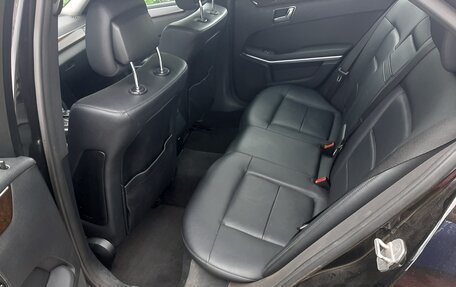 Mercedes-Benz E-Класс, 2010 год, 1 050 000 рублей, 3 фотография