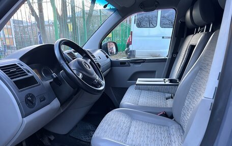 Volkswagen Transporter T5 рестайлинг, 2011 год, 1 360 000 рублей, 13 фотография