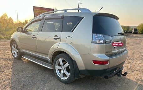 Mitsubishi Outlander III рестайлинг 3, 2008 год, 755 000 рублей, 4 фотография