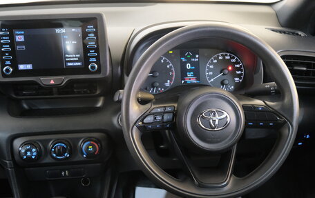 Toyota Yaris, 2021 год, 1 139 000 рублей, 11 фотография