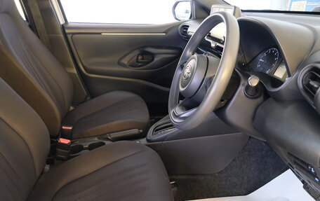 Toyota Yaris, 2021 год, 1 139 000 рублей, 8 фотография
