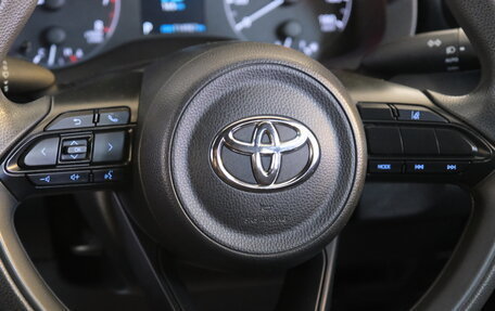 Toyota Yaris, 2021 год, 1 139 000 рублей, 12 фотография