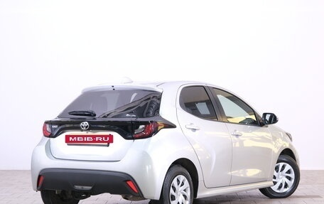Toyota Yaris, 2021 год, 1 139 000 рублей, 7 фотография