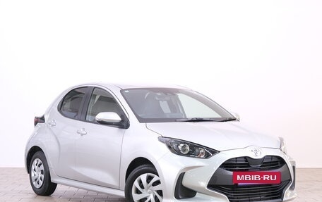 Toyota Yaris, 2021 год, 1 139 000 рублей, 2 фотография