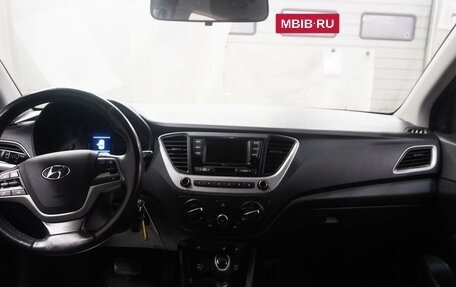 Hyundai Solaris II рестайлинг, 2017 год, 1 265 000 рублей, 12 фотография