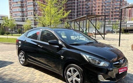 Hyundai Solaris II рестайлинг, 2013 год, 825 000 рублей, 1 фотография