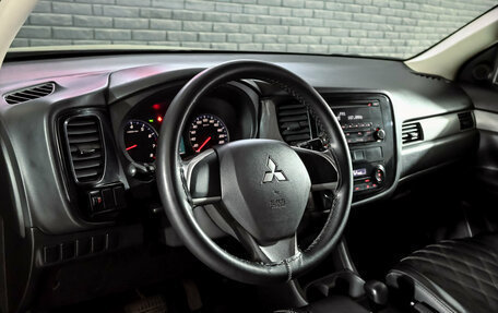 Mitsubishi Outlander III рестайлинг 3, 2013 год, 1 000 000 рублей, 13 фотография