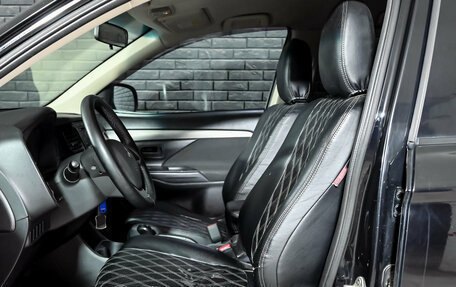 Mitsubishi Outlander III рестайлинг 3, 2013 год, 1 000 000 рублей, 11 фотография