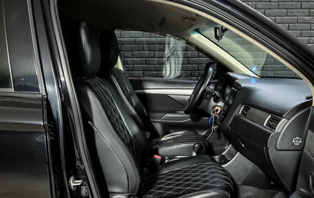 Mitsubishi Outlander III рестайлинг 3, 2013 год, 1 000 000 рублей, 12 фотография