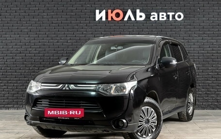 Mitsubishi Outlander III рестайлинг 3, 2013 год, 1 000 000 рублей, 2 фотография