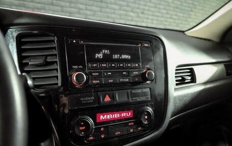 Mitsubishi Outlander III рестайлинг 3, 2013 год, 1 000 000 рублей, 16 фотография