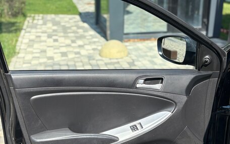 Hyundai Solaris II рестайлинг, 2013 год, 825 000 рублей, 27 фотография