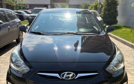 Hyundai Solaris II рестайлинг, 2013 год, 825 000 рублей, 10 фотография