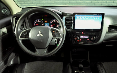 Mitsubishi Outlander III рестайлинг 3, 2012 год, 1 390 000 рублей, 16 фотография